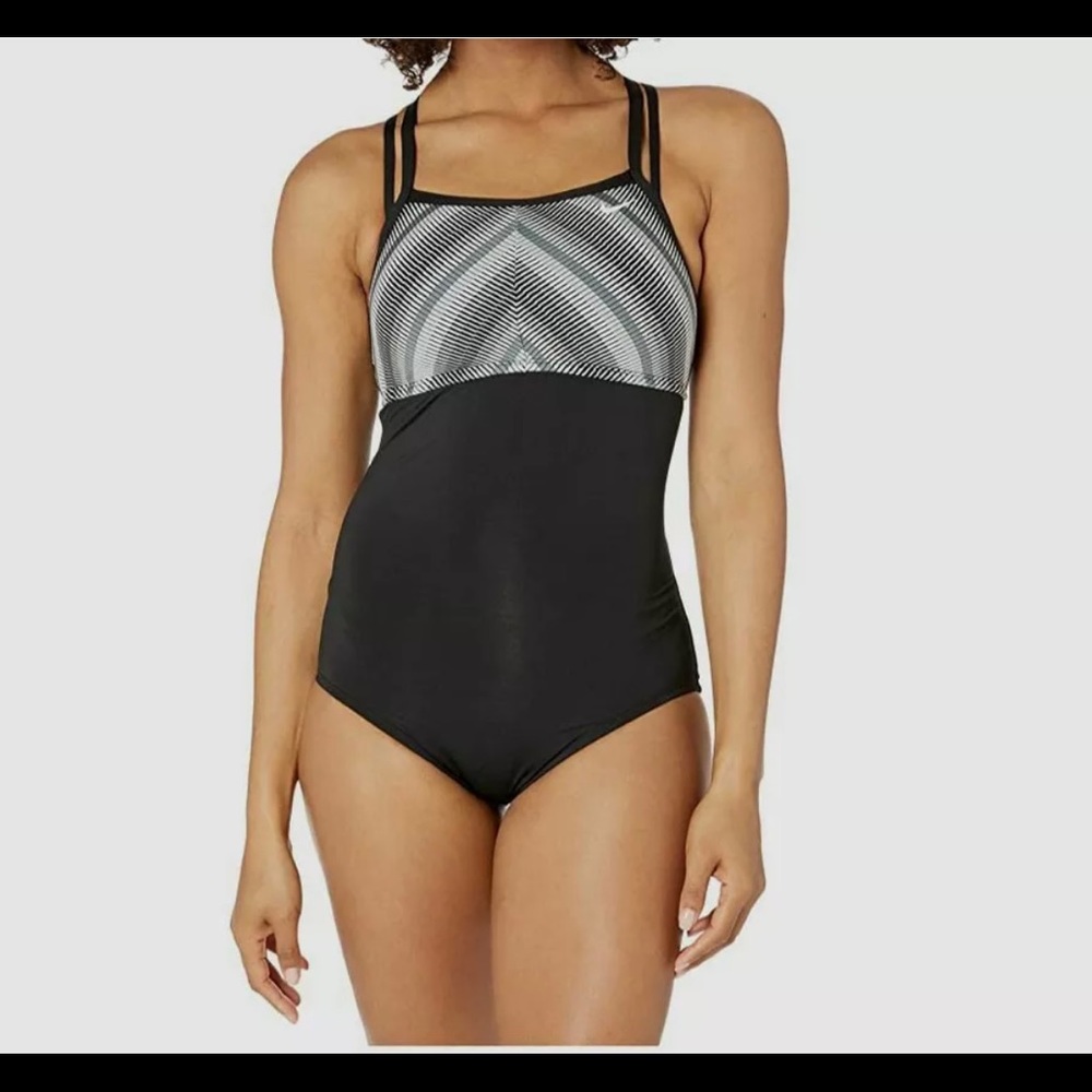 Nike Texture Stripe Double Crossback One Piece Swimsuit size medium